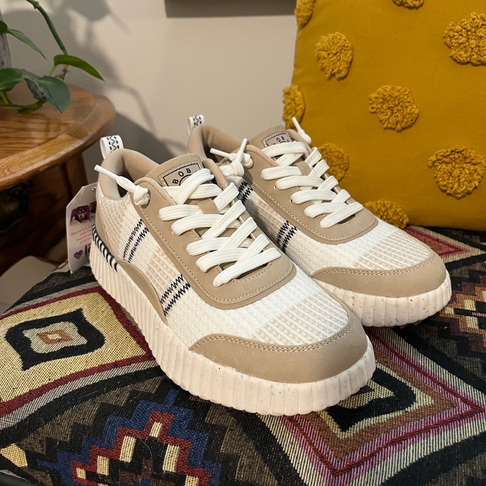 Skechers Bobs Slip On Sneakers NWT
